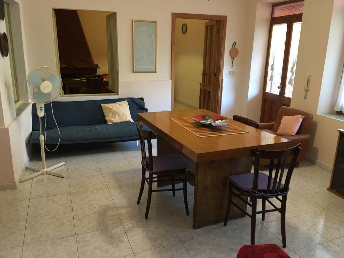Anna Apartment วิลลาปุตซู ภายนอก รูปภาพ